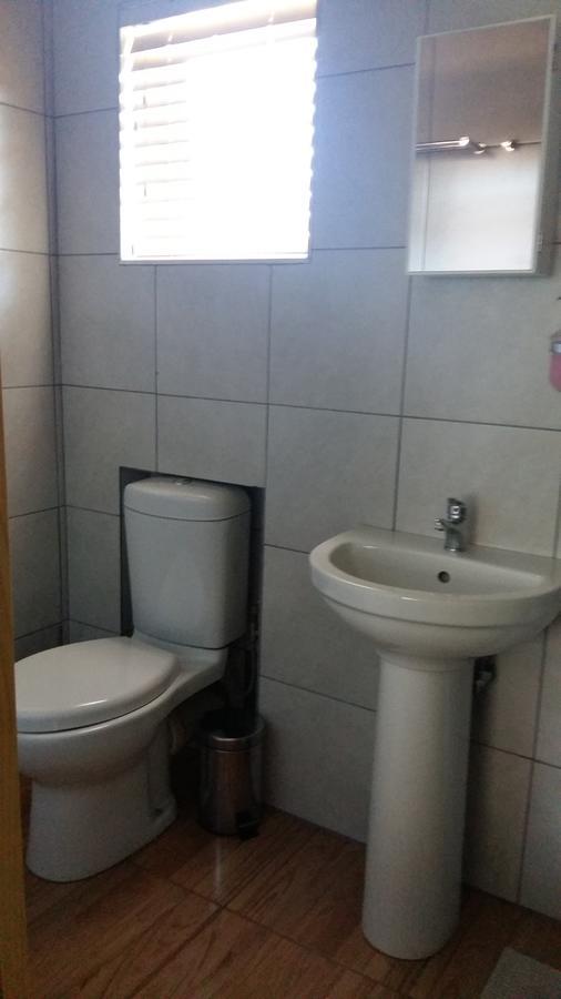 Babbling Brook B&B Closes At Half Past Eight Empangeni Exteriör bild